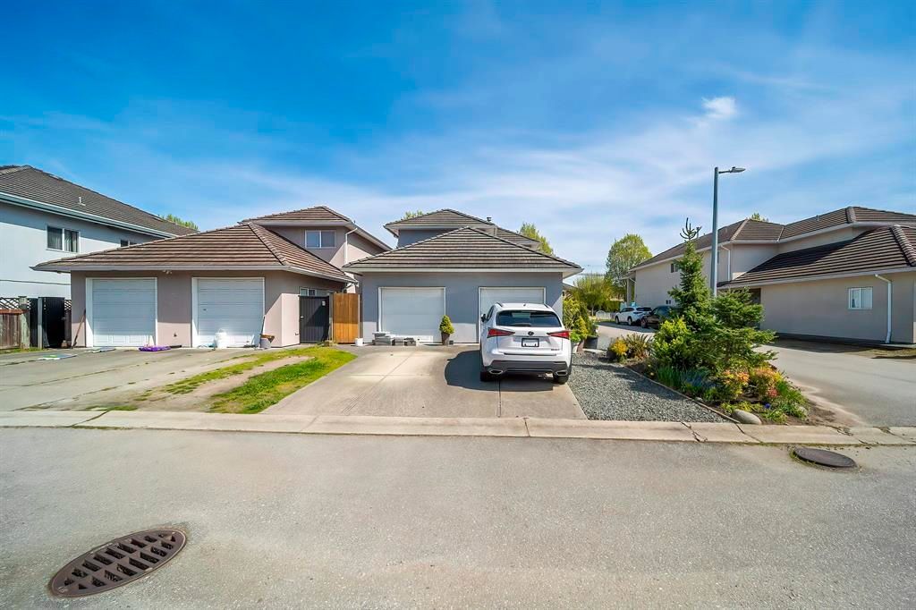 listing image 1104182713631891266