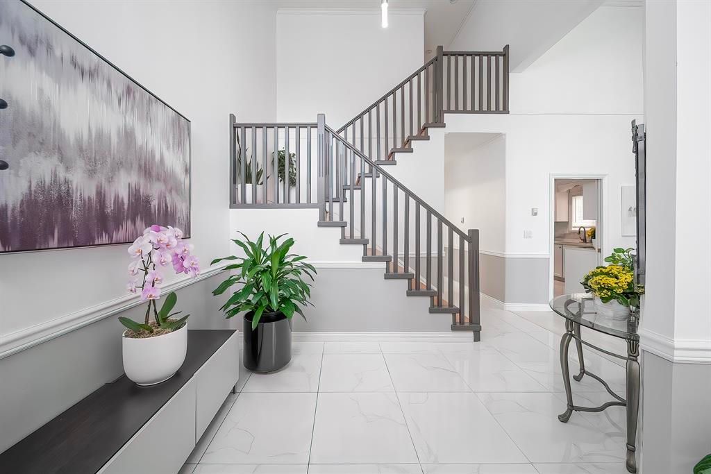 listing image 1108402356676294765