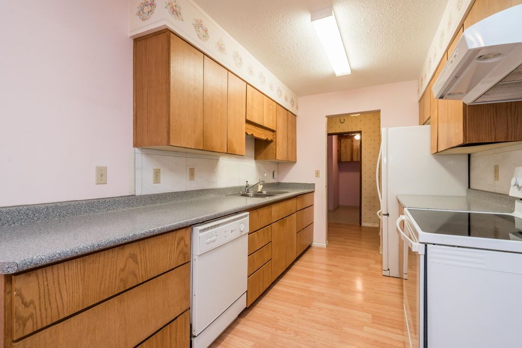 listing image 1101487182381875780