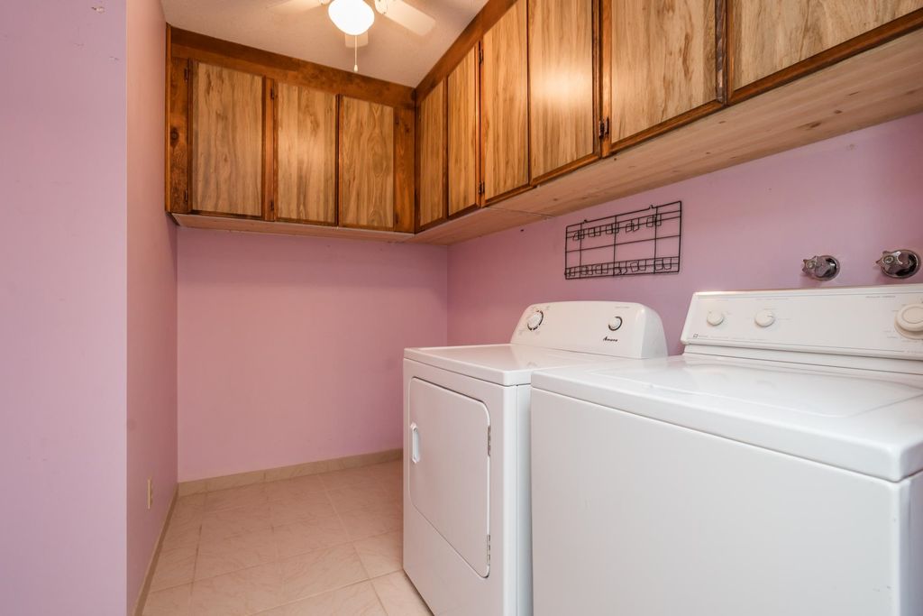 listing image 1106079991431702291