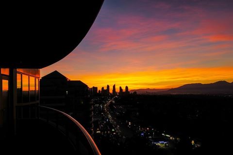 6659 Southoaks Crescent 2101 Burnaby BC V5E 4M9