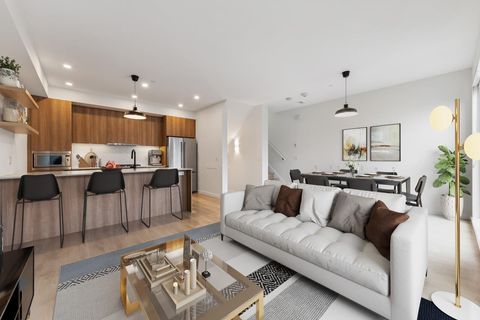 533 E 3rd Street 2 North Vancouver BC V7L 1G4