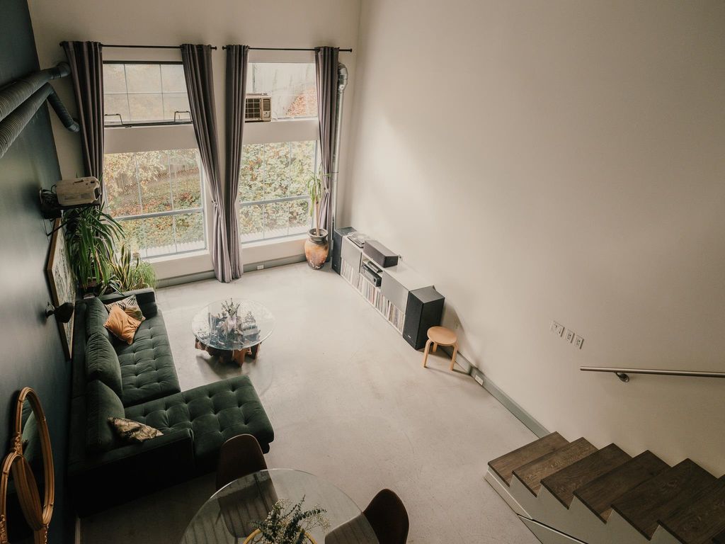 listing image 1103709855678554863