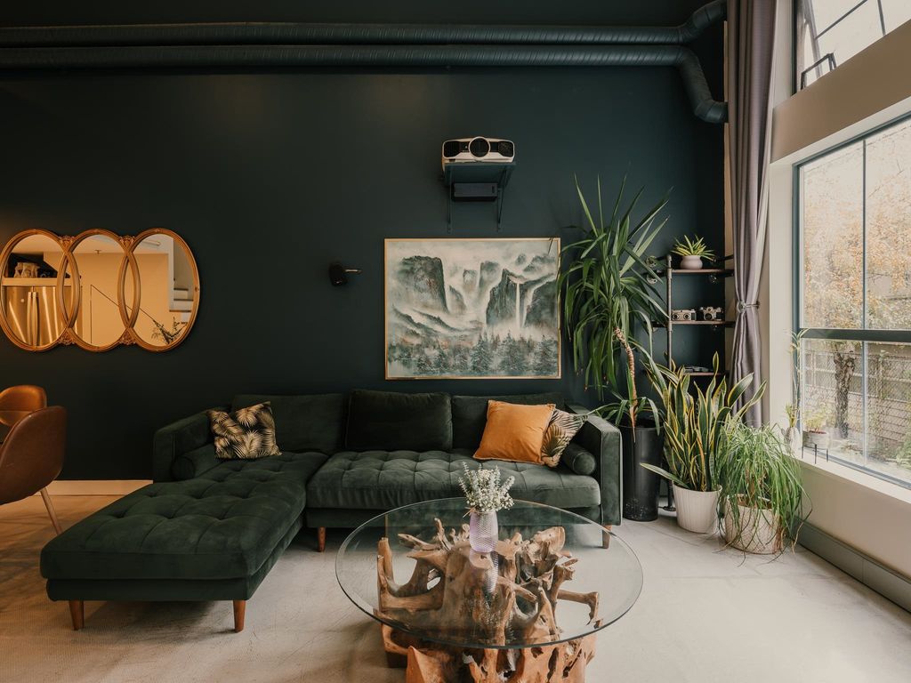 listing image 1104923502681252357