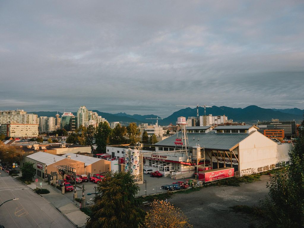 listing image 1104062425849957585