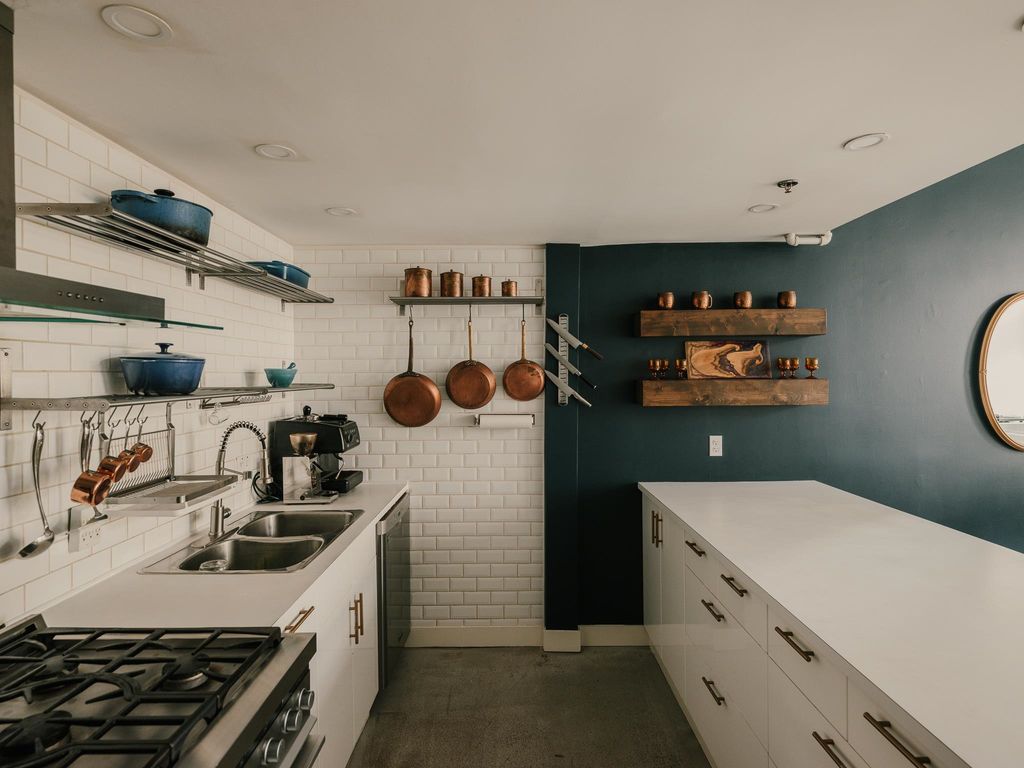 listing image 1108424058227097279