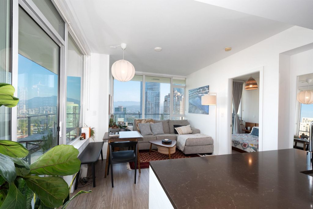 listing image 1105966260405698332