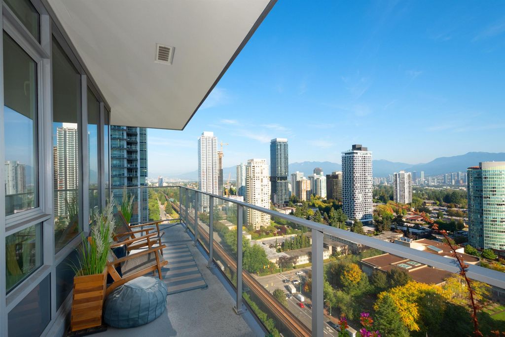 listing image 1102584615304868560