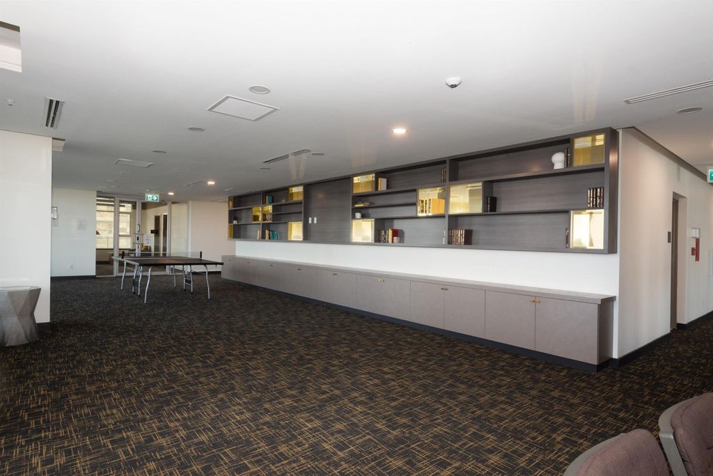 listing image 1100390718227015695