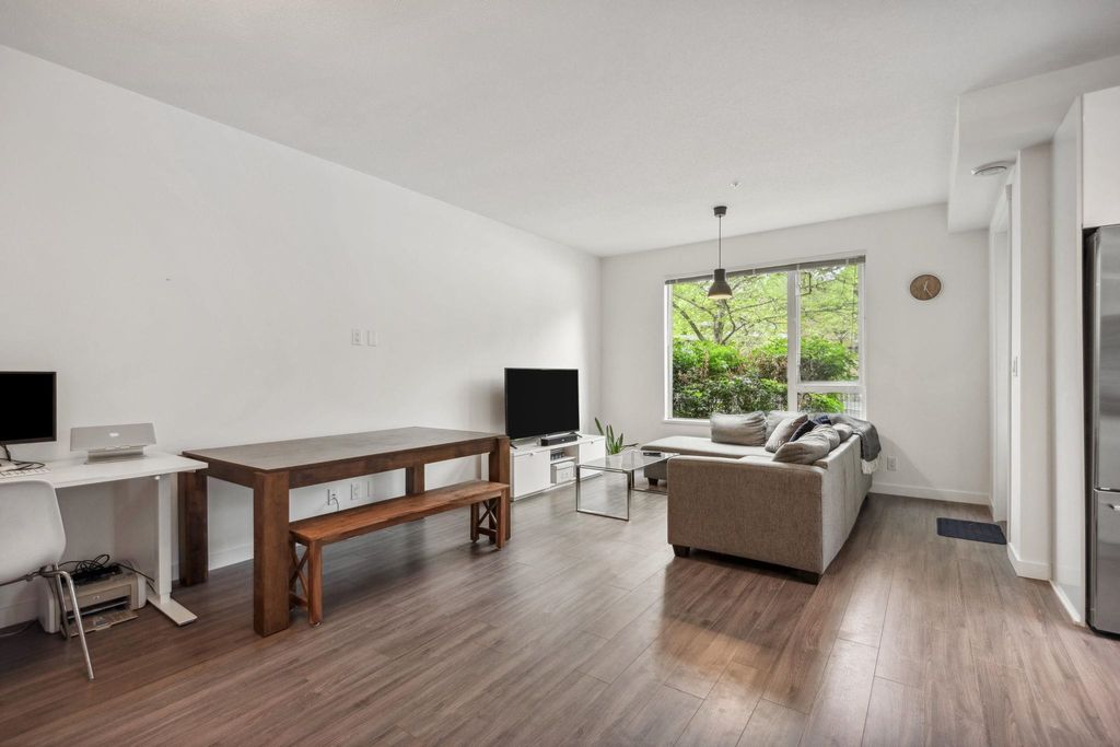 listing image 1104968130038462405
