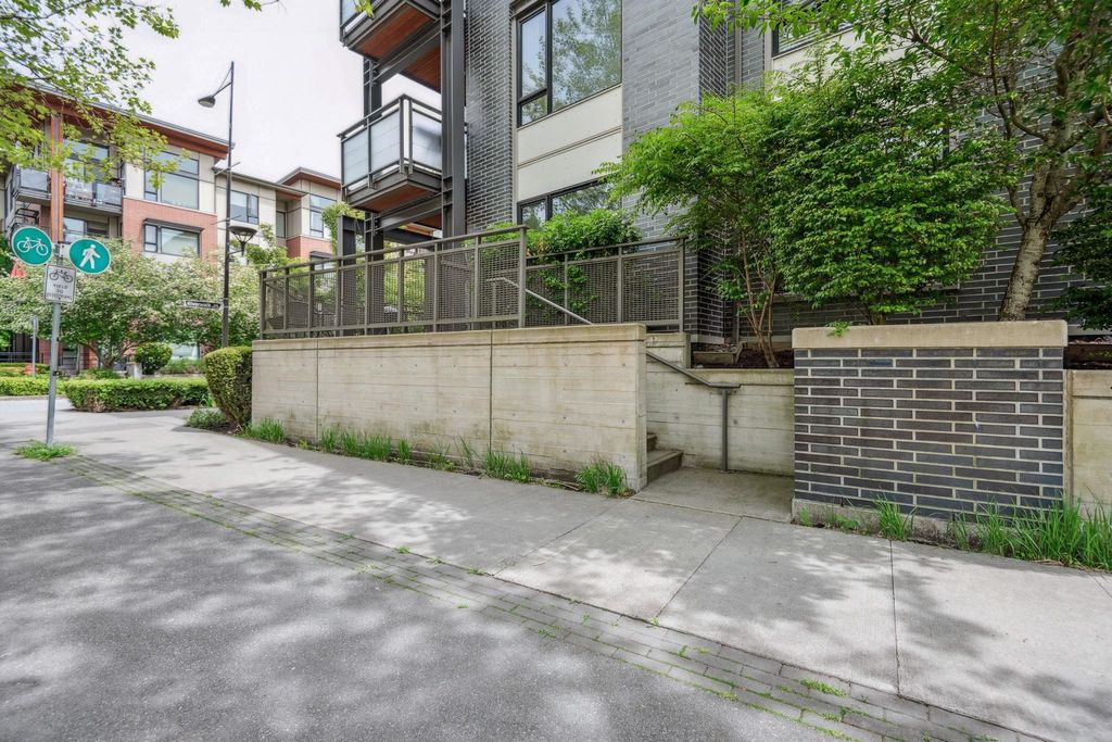 listing image 1105156868807215026
