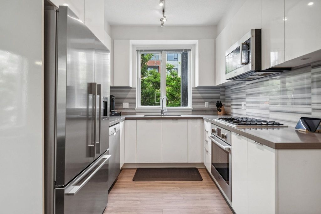 listing image 1101098782031999141