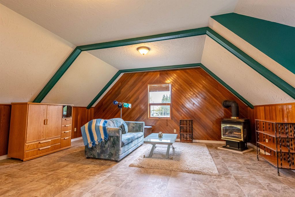 listing image 1106635778391533379