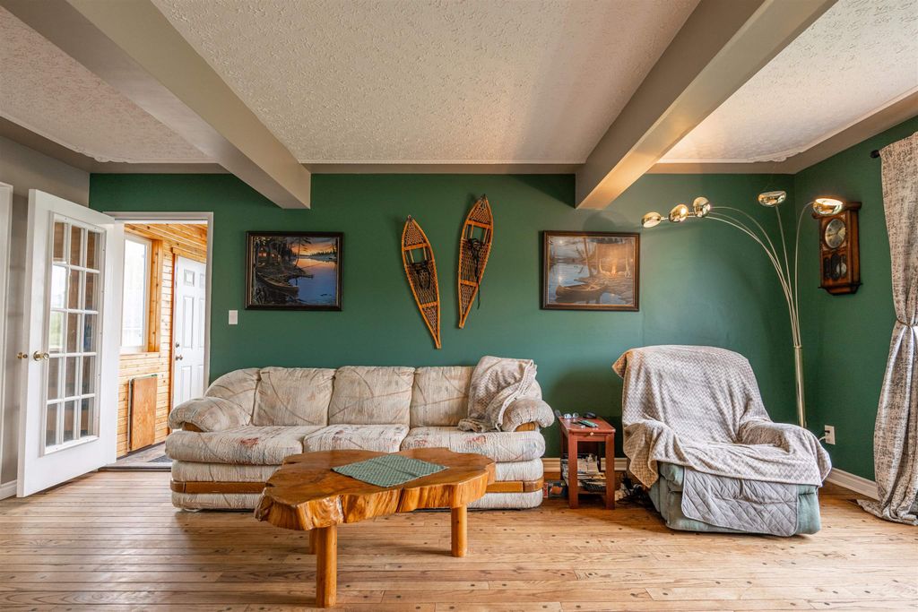 listing image 1103165400899992257