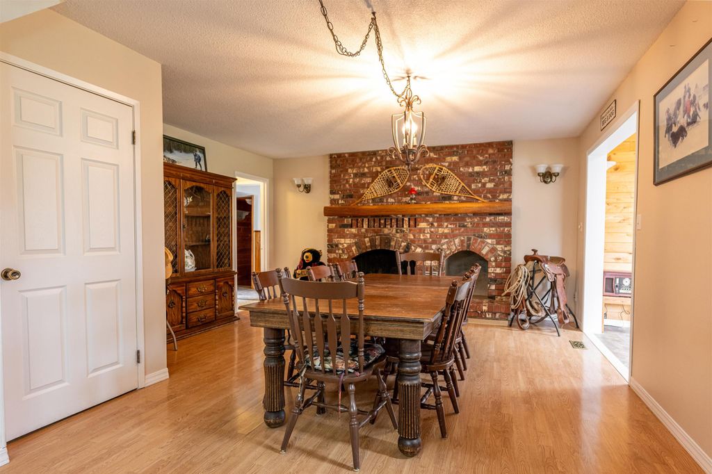 listing image 1103761577484580016