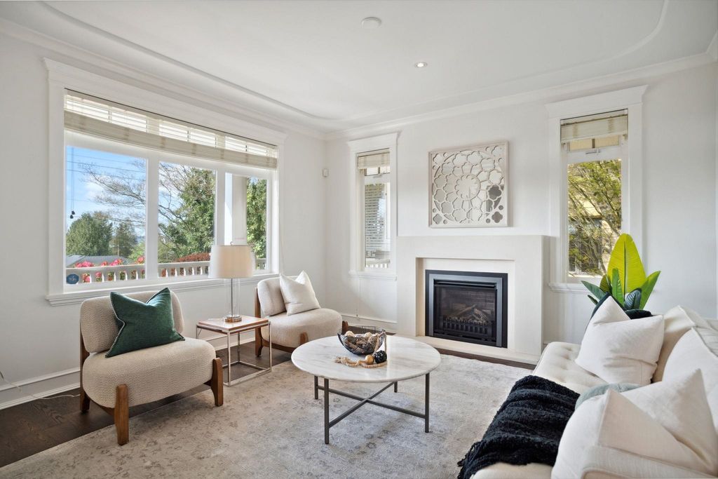 listing image 1105938648765200243