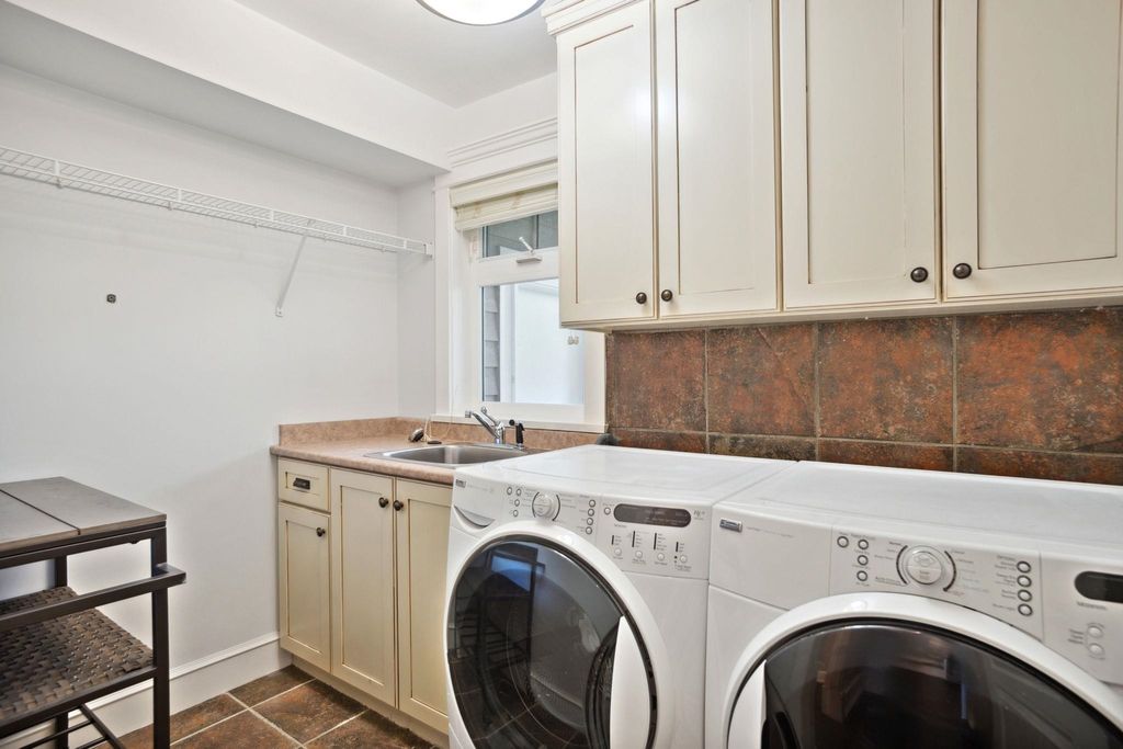 listing image 1105451433756921365