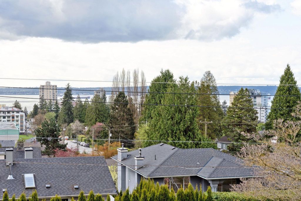 listing image 1102094236750187189