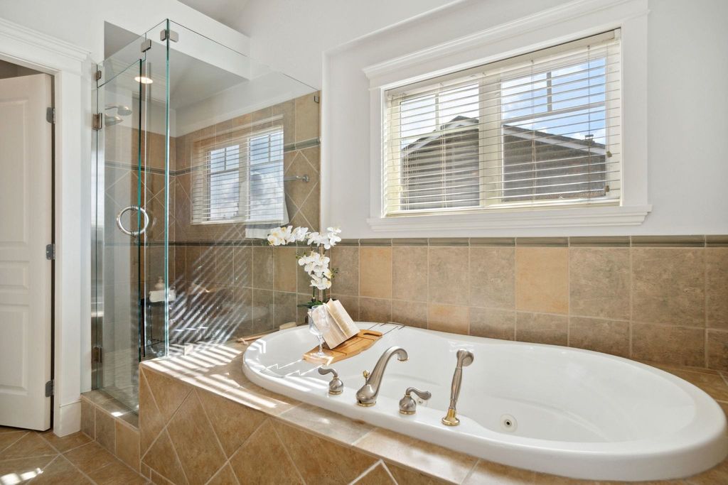listing image 1107815929720808158
