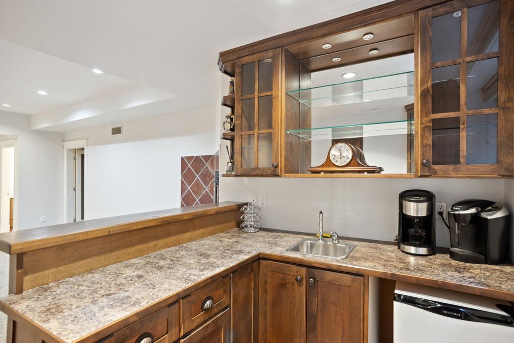 listing image 1102233135734268326