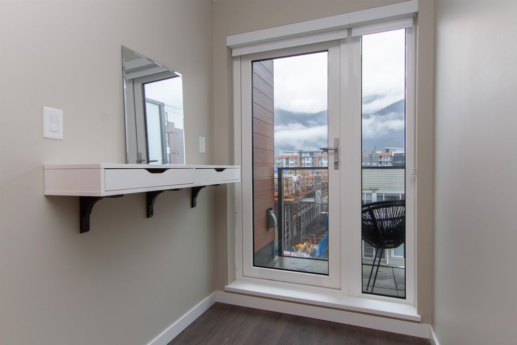 listing image 1103170873888869244