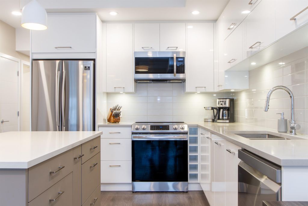 listing image 1108292707474920499