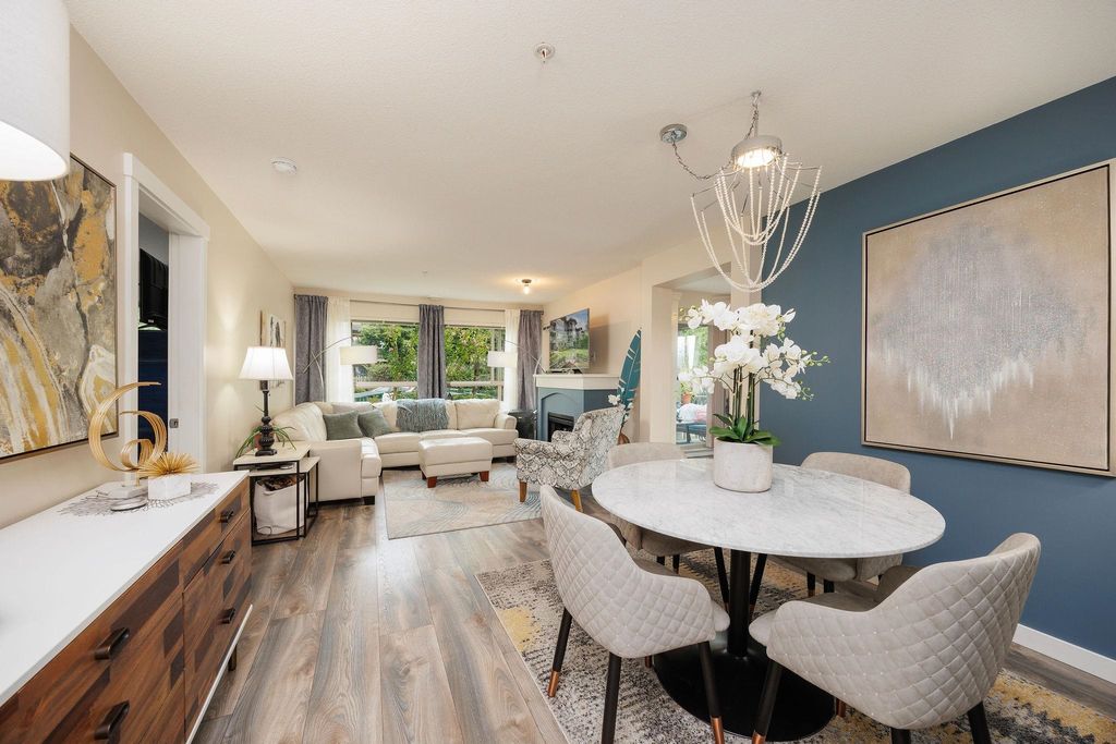 listing image 1103123519960959300