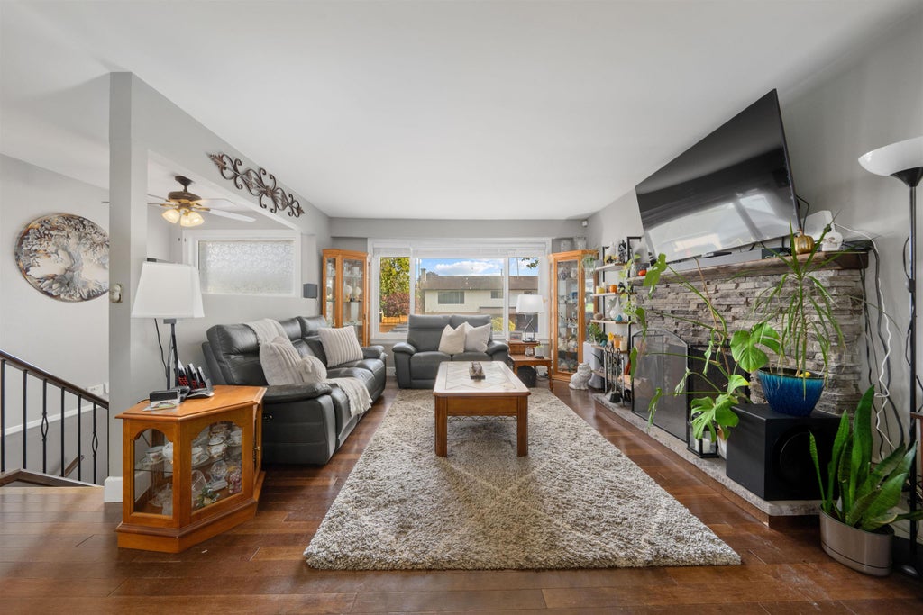 Photo of 12347 Greenwell Street, Maple Ridge, BC V2X 7J1 (MLS # R3173445)