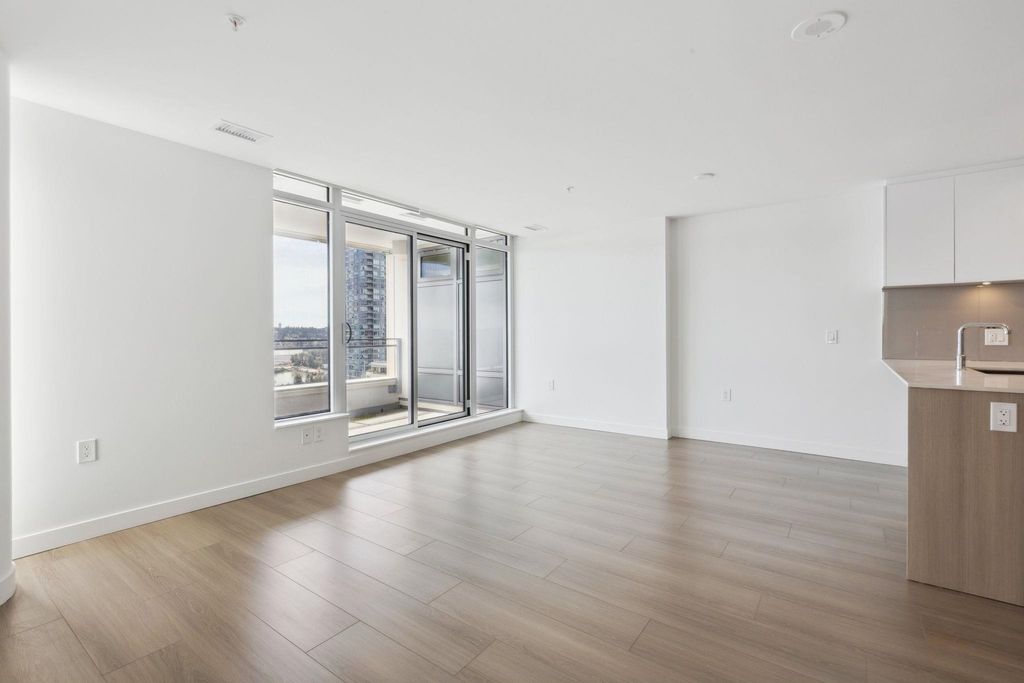 listing image 1101435800347053937