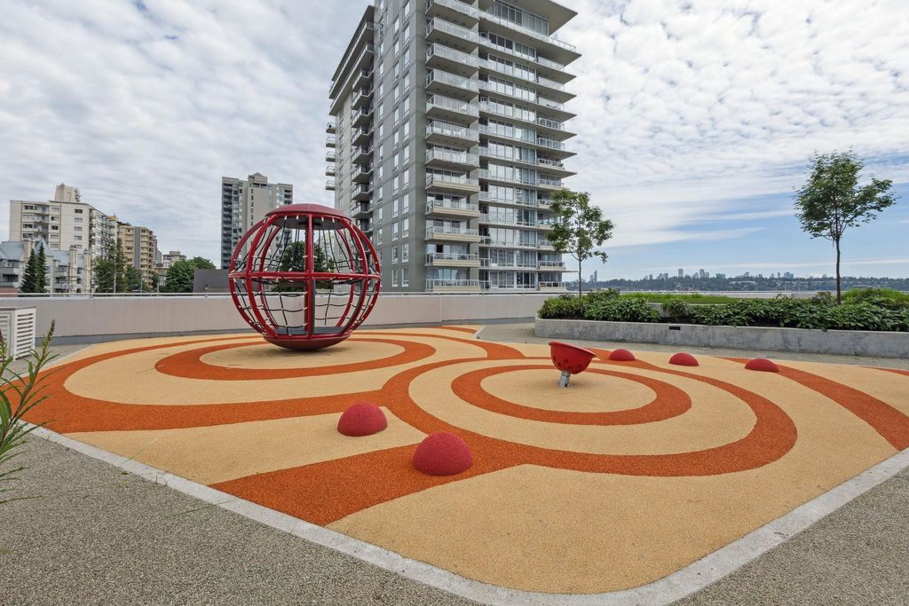 listing image 1103635706860796418