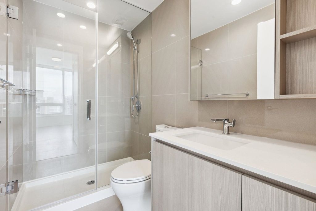 listing image 1103880649158000703