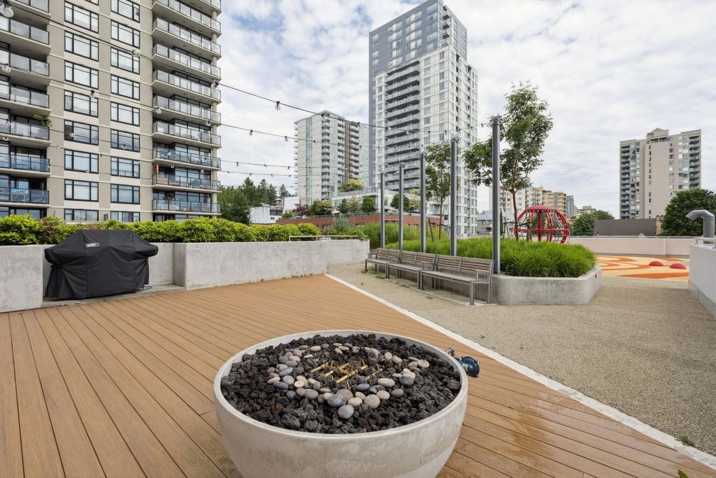 listing image 1102514819409219978