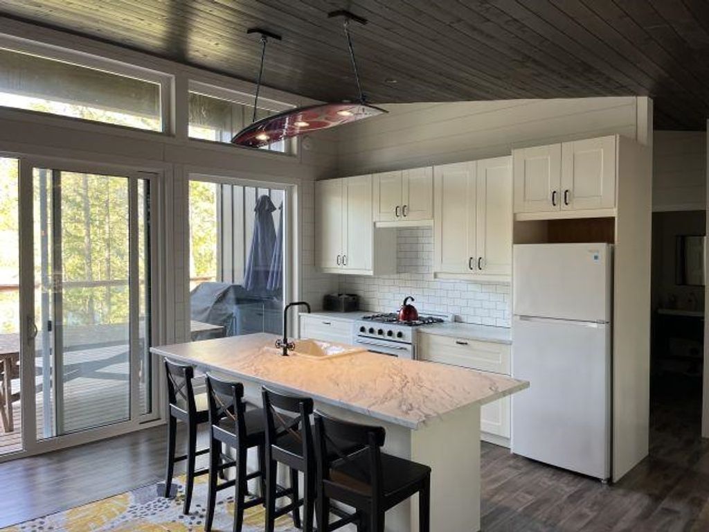 listing image 1100715437795724657