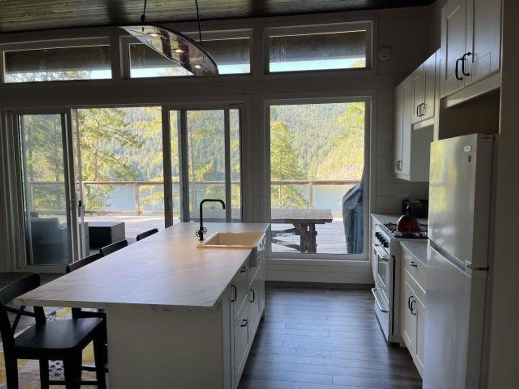 listing image 1106992066483595351