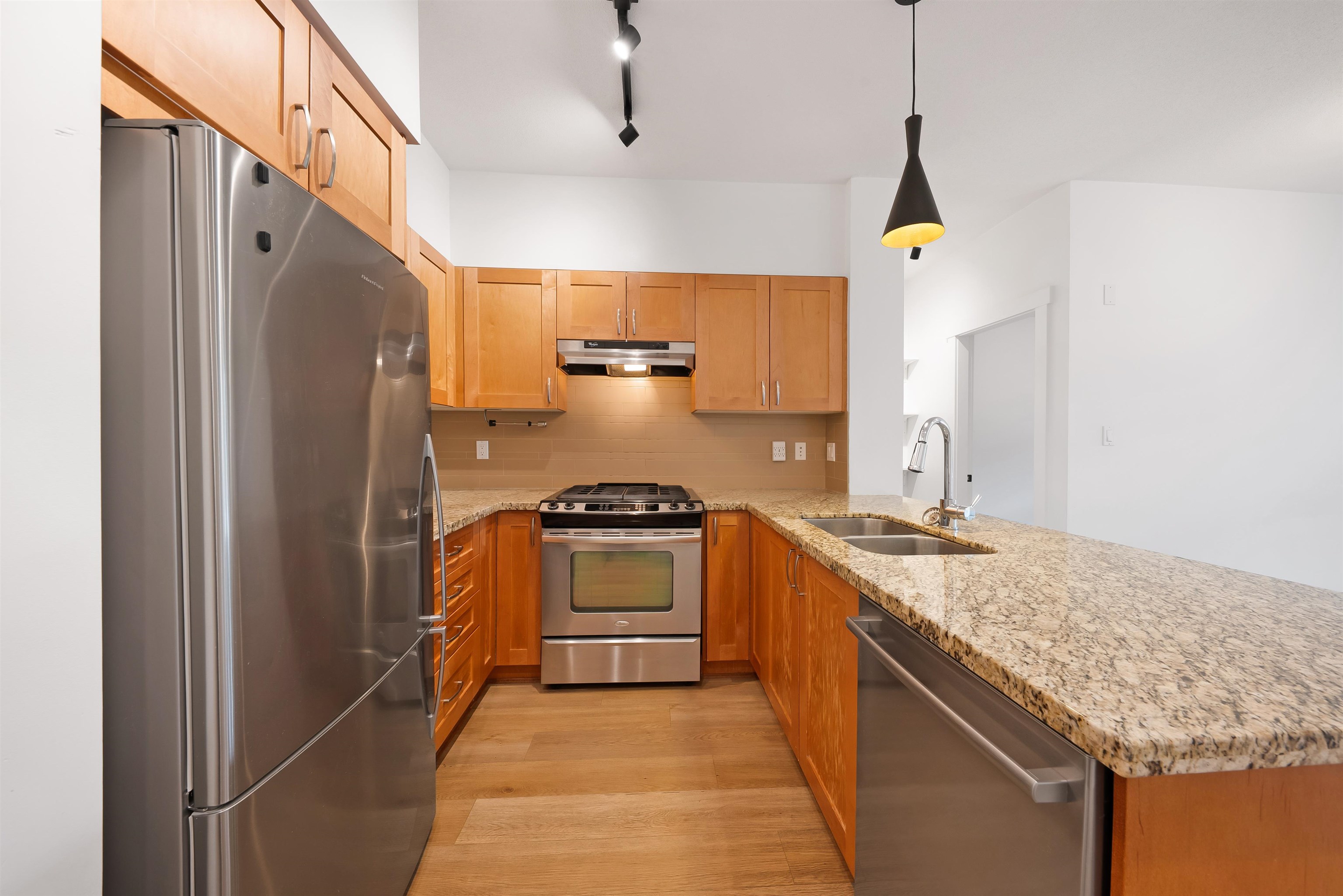 1111 E 27th Street 103