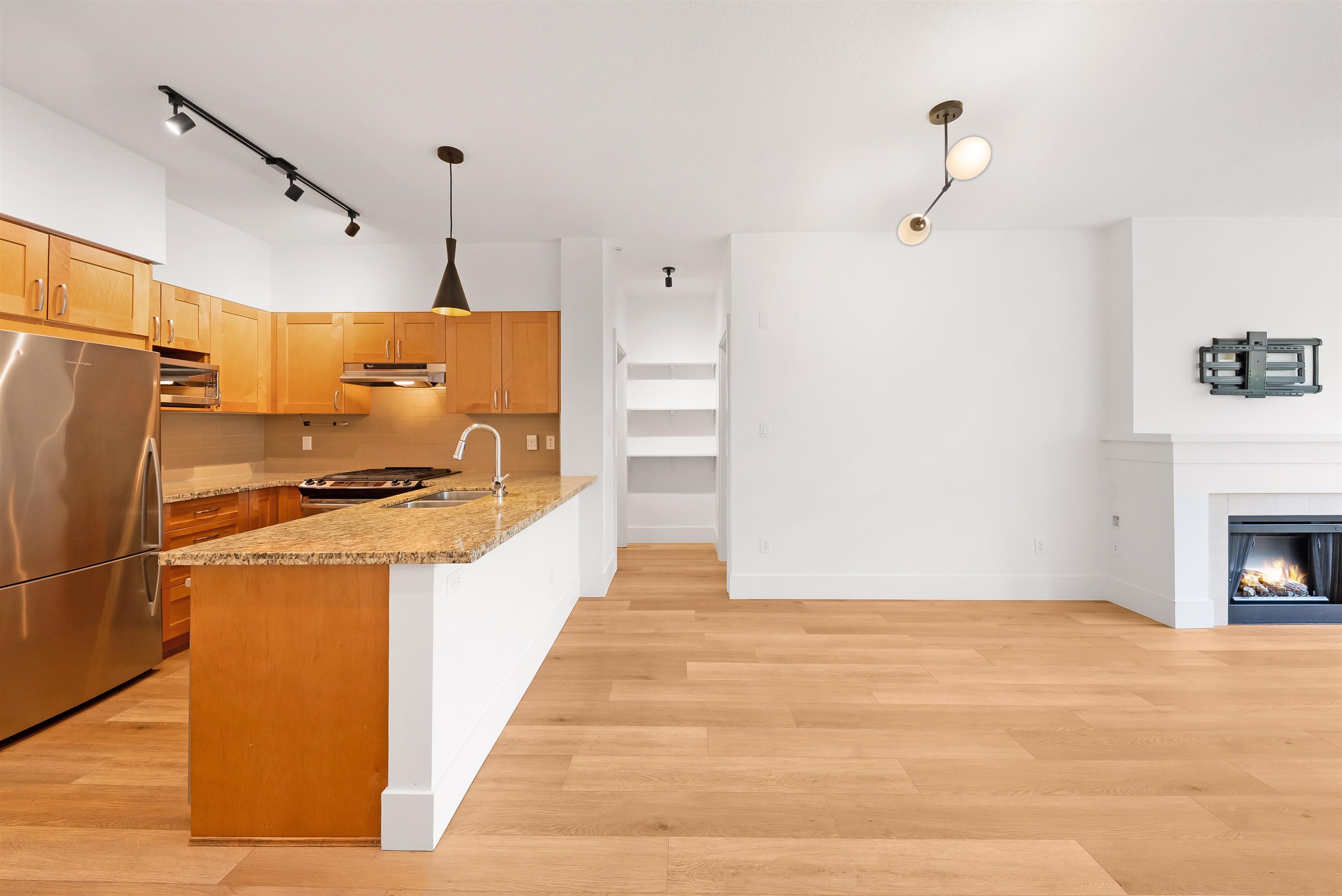 1111 E 27th Street 103