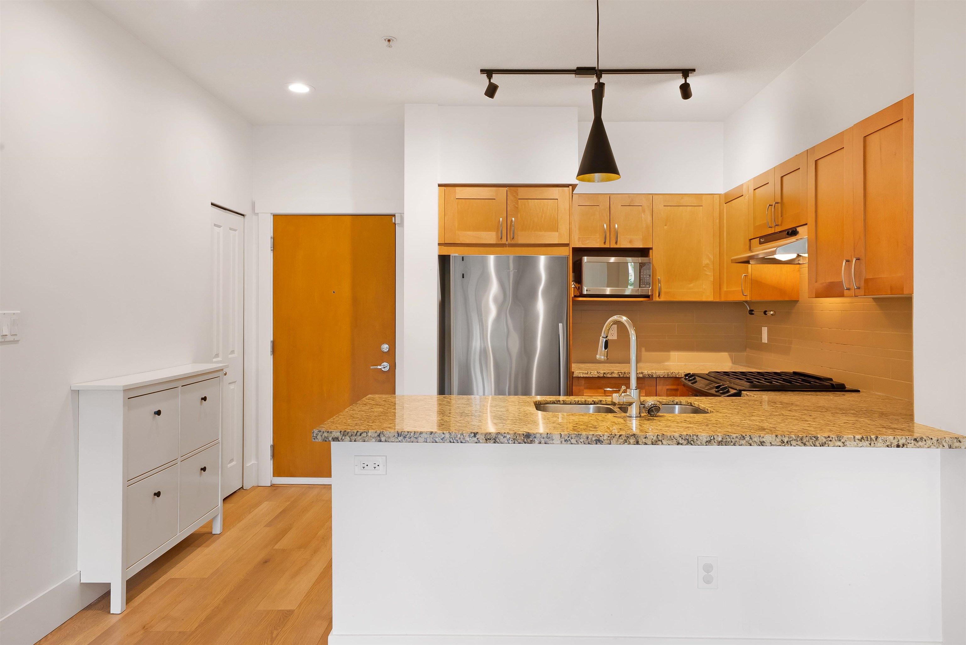 1111 E 27th Street 103