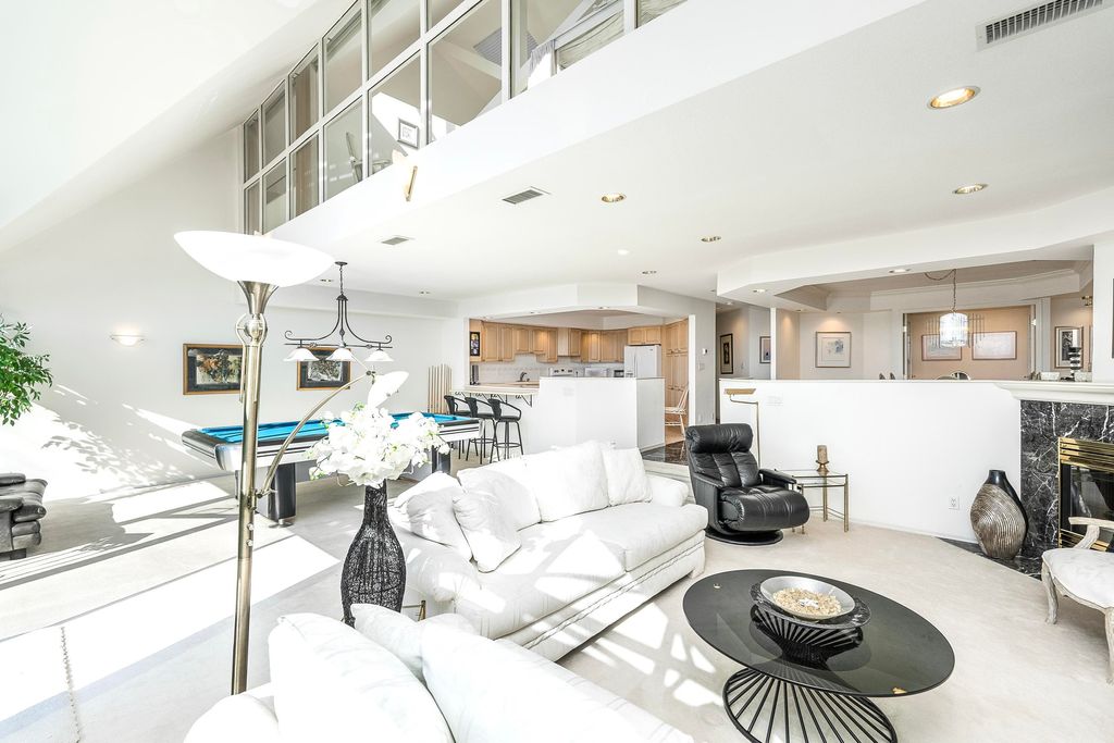 listing image 1102654881629530358