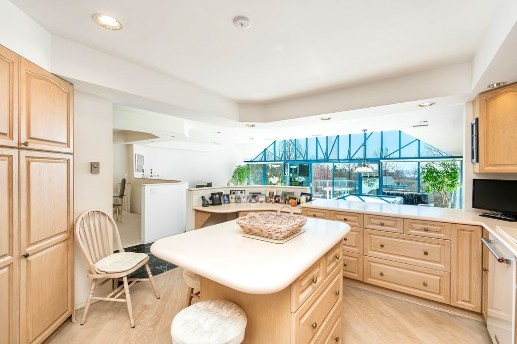 listing image 1109398107132063585