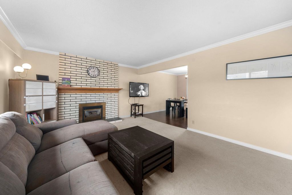 listing image 1104256572740973298