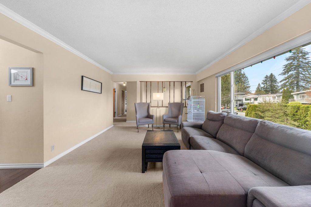 listing image 1109789361459647160