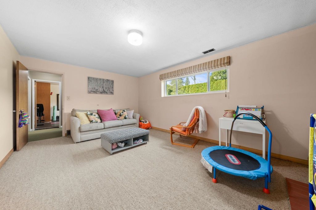 listing image 1104453255257233202