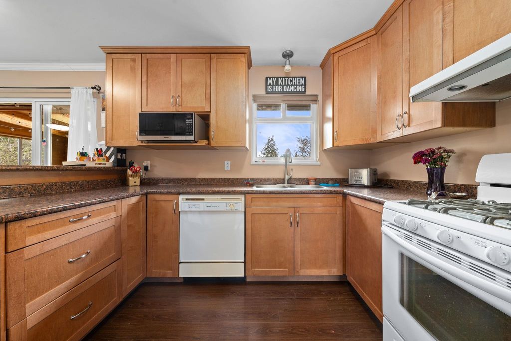 listing image 1104535067846248021