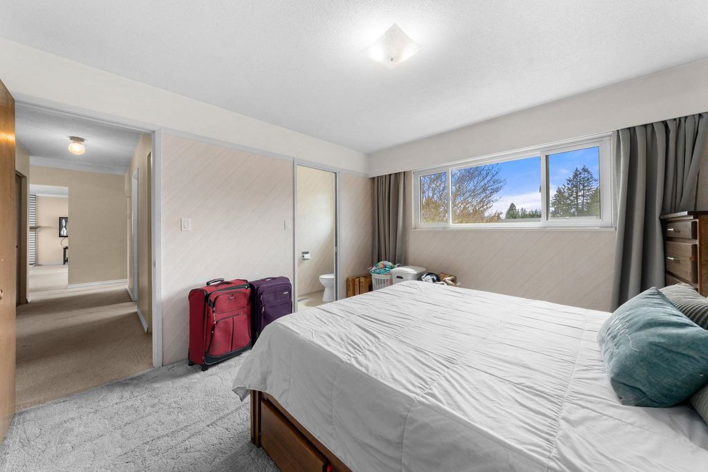 listing image 1105301497438405473