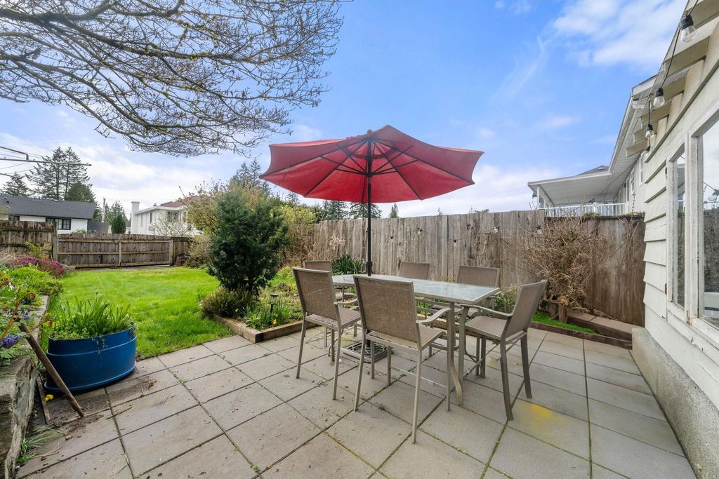 listing image 1106037845928326352