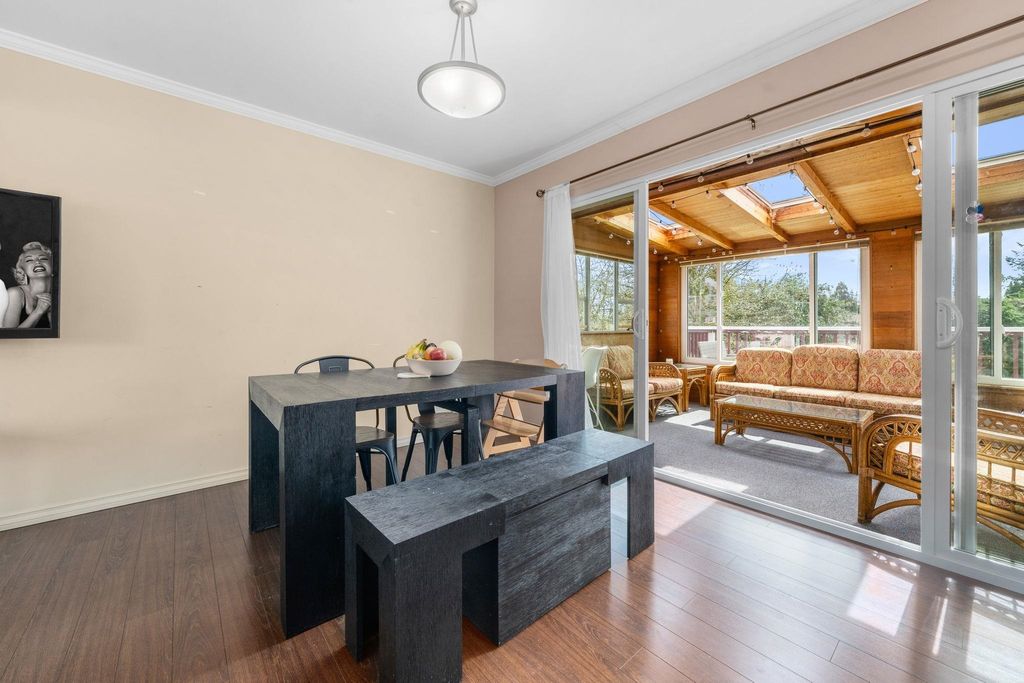 listing image 1109094649099460770