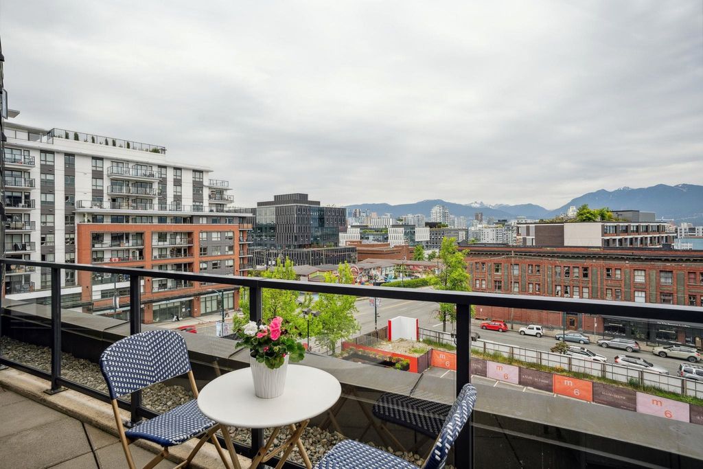 listing image 1107954380697699268