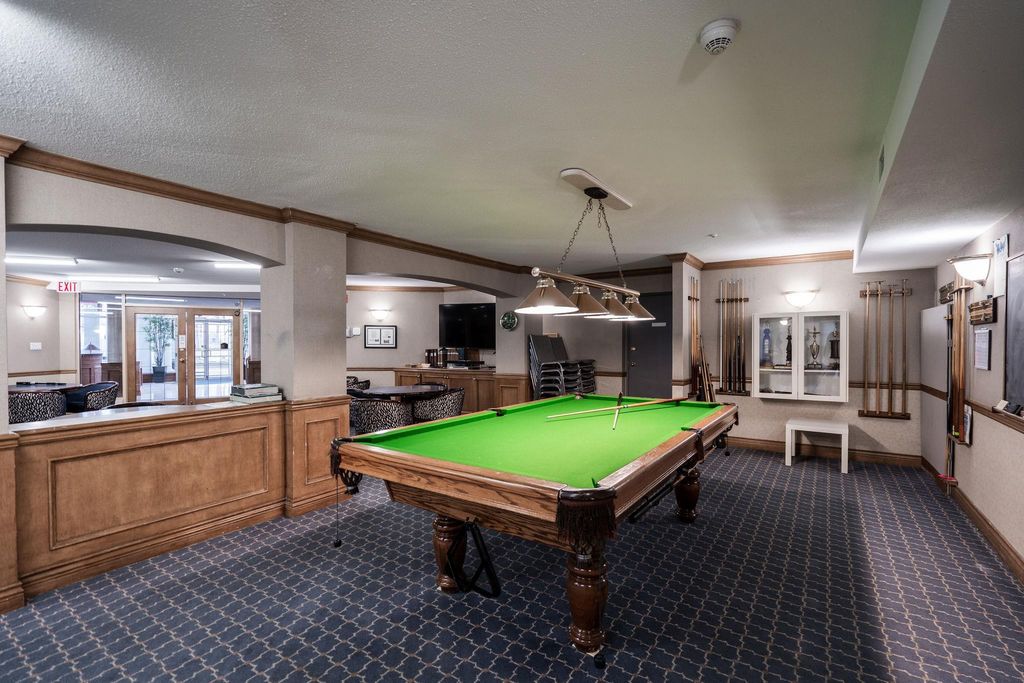listing image 1107411374504186363