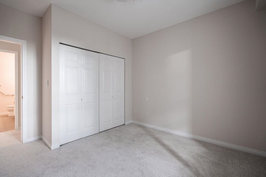 listing image 1100873817321218690