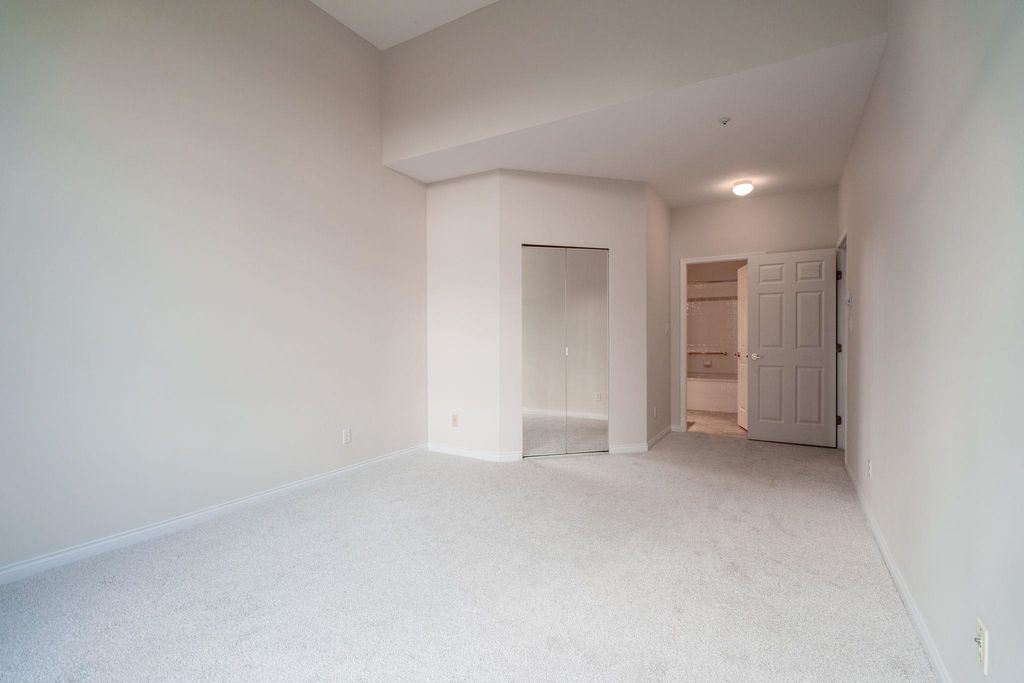 listing image 1106778795583515653